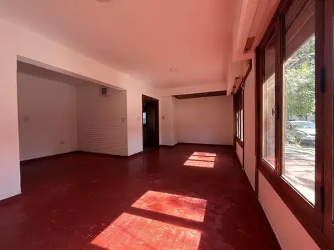 Venta de casa en Mercedes de 3 dormitorios con patio y cochera