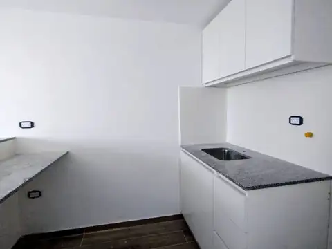 23 entre 50 y 51 900