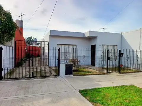 VENTA CASA ITUZAINGO 5 AMBIENTES