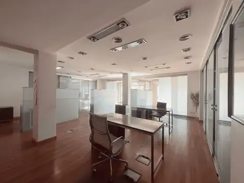 VENTA ESPECTACULAR OFICINA INMEJORABLE UBICACION