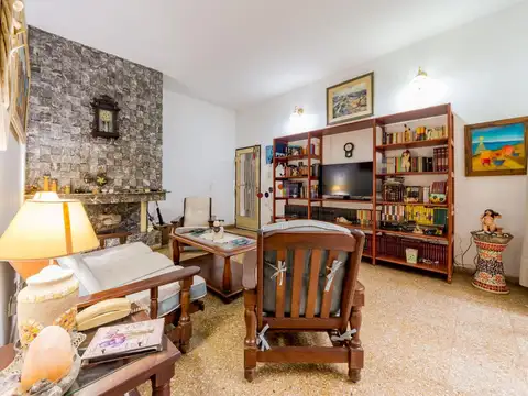 VENTA/ PERMUTA - Casa interna 4 dormitorios - Pichincha, Rosario.