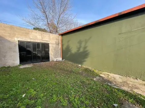 Venta Casa en Libertad Merlo, con local lote 395m2