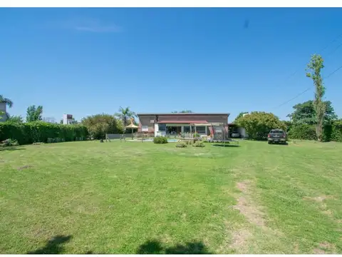 Casa 6 ambientes con 2 baños