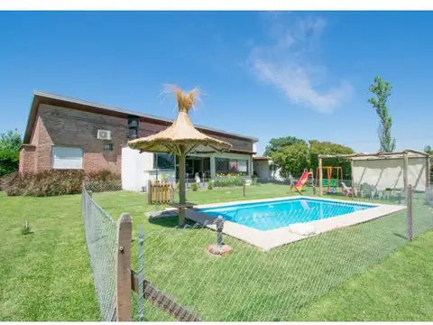 Casa en Alquiler en Funes, $ 1.200.000