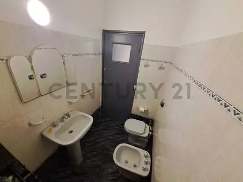 CASA DOS PLANTA,PATIO BALCON TERRAZA