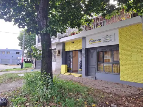 CASA DOS PLANTA,PATIO BALCON TERRAZA