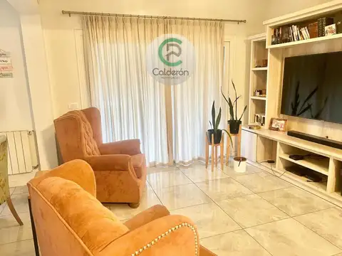 Casa 5 ambientes con 4 baños