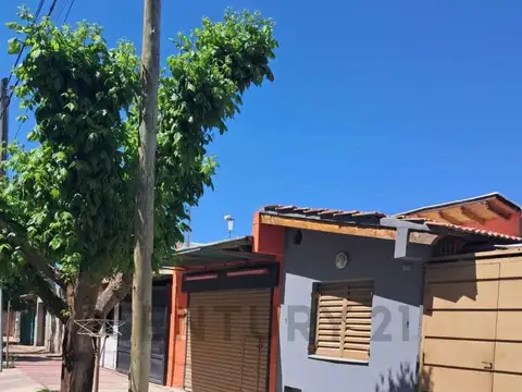 Casa 3 ambientes con 2 baños