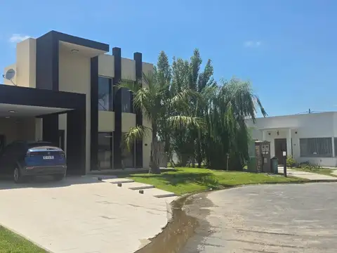 Sargento Cabral  al 5600