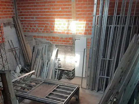 Casa en Venta - 3 Dormitorios 2 Baños - 330 mts2 - Hurlingham, Buenos Aires