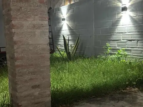 Casa 3 ambientes con 1 baño