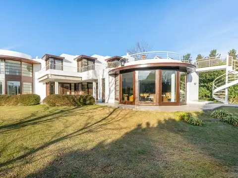 Casa en Alquiler en Armenio, USD 3.900