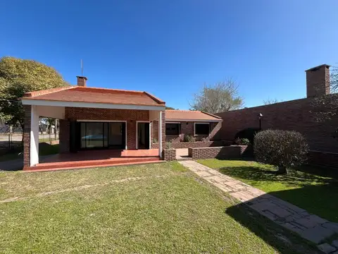 Casa 6 ambientes con 3 baños