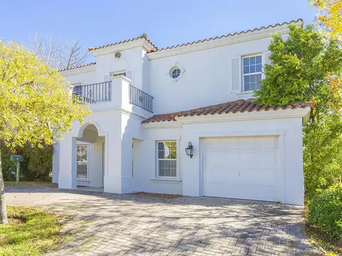 Casa en Alquiler de 4 dormitorios