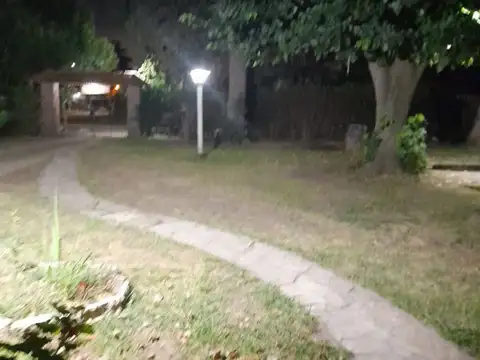 Casa 5 ambientes con 2 baños