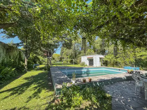 Casa en venta barrio fisherton 3 dormitorios jardin pileta parrillero luminoso