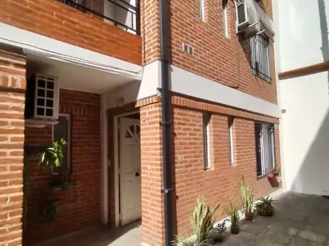 Dr M Moreno 800, Piso PB