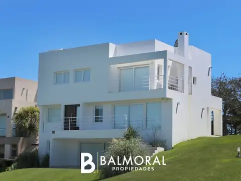 Casa en Alquiler - Zona: Norte Playa / REF: 8933