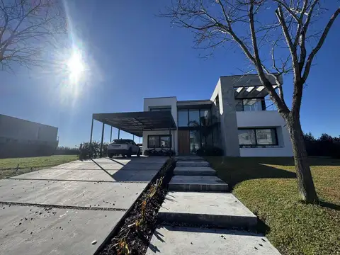 CASA EN VENTA PUERTOS MARINAS