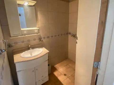DUPLEX 3 AMBINETES CON 2 BAÑOS.-