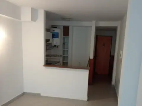 Departamento en Alquiler en Centro, $ 300.000