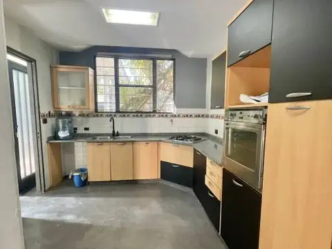 Casa en Venta en Adrogue, USD 290.000