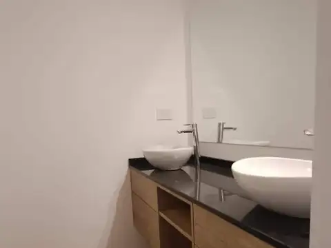Departamento 6 ambientes con 2 baños