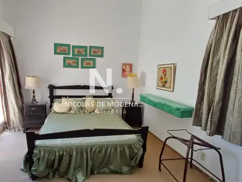 Vende Casa en Zona comercial en Lugano - Punta del Este