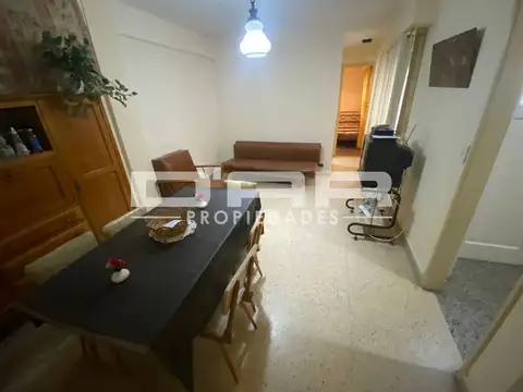 A 1 CUADRA DEL MAR Y 1 DE AV. LURO  2 AMB EN PLENO CENTRO  SE VENDE AMUEBLADO