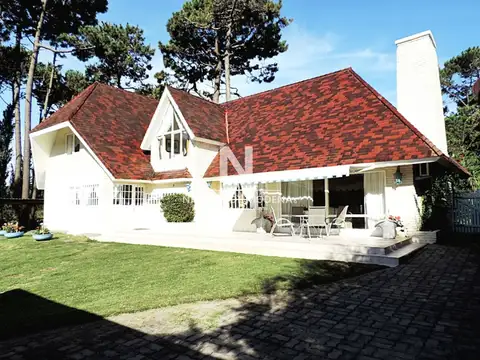 CASA EN VENTA Zona : LUGANO