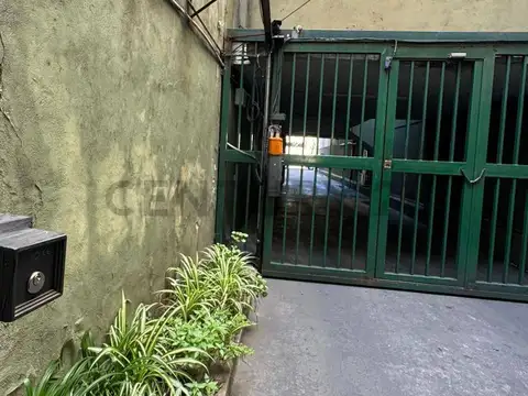 COCHERA en Planta Baja con acceso directo y seguridad 24hs - a metros de Facultad de Medicina