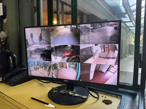 COCHERA en Planta Baja con acceso directo y seguridad 24hs - a metros de Facultad de Medicina