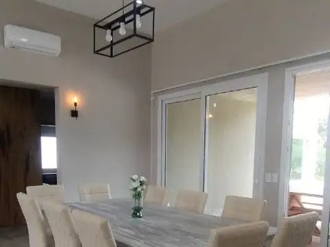 Casa en Alquiler Temporal de 4 dormitorios