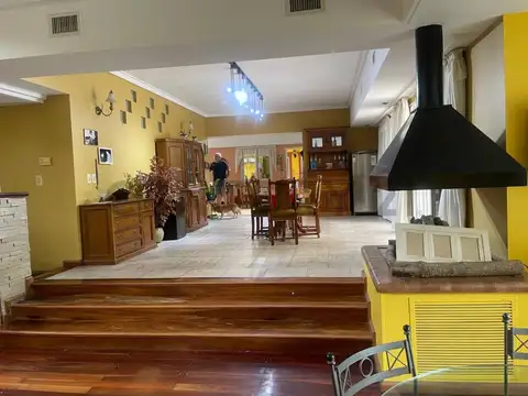 Holanda 1400, Piso 0