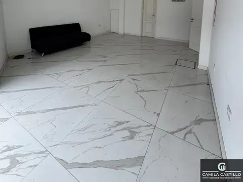 Local en Alquiler en Lomas Del Mirador, $ 1.100.000