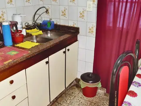 Casa 3 Ambientes - Cochera 2 Autos y Gran Fondo con Parrilla