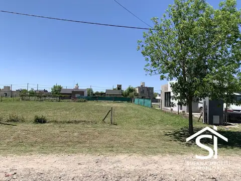 Terreno en Venta 518 m2 con servicios en barrio Punta Chacra de Roldán