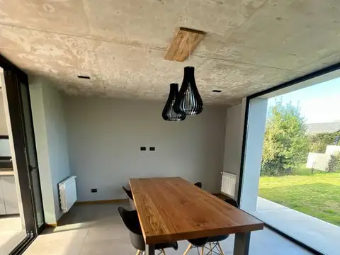 Casa en Venta con 6 cocheras