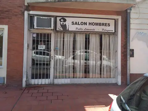 Venta Local en  Ramos Mejia a mts de Av de Mayo.