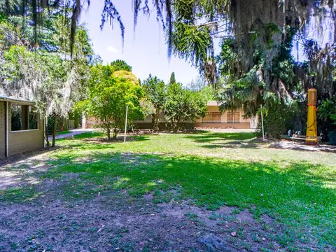 VENTA - Casa - 3 dormitorios, Pileta y Jardín -  Pueblo Esther