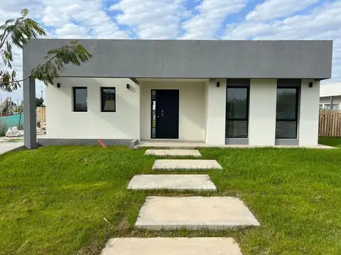 Casa  en Venta ubicado en Santa Emilia, Pilar del Este, Pilar