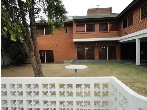 CHALET  EN VENTA VILLA SARMIENTO