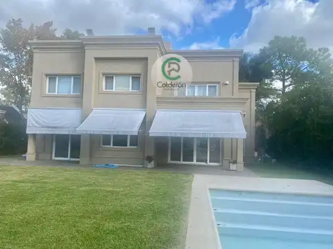 Casa 4 ambientes con 4 baños