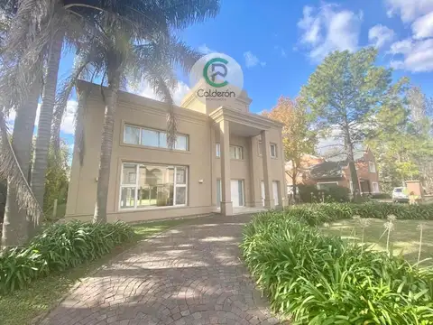 Casa en Venta en Campos De Alvarez, USD 450.000