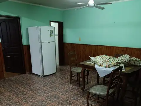Casa 3 ambientes con 2 baños