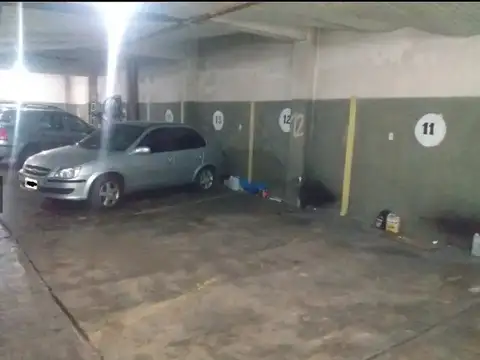 5 Cocheras en venta en edificio