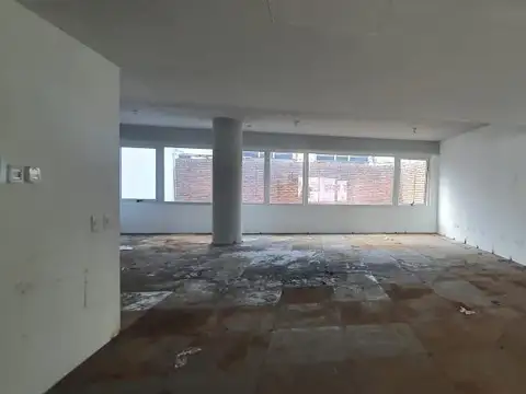 Oficina Monoambiente con 4 baños