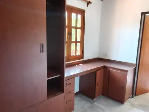 Casa 4 ambientes con 3 baños