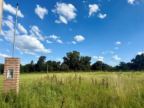 Venta - Lote de 1500 m2 - con pilar de luz -  Parque Robles - Exaltacion de la Cruz