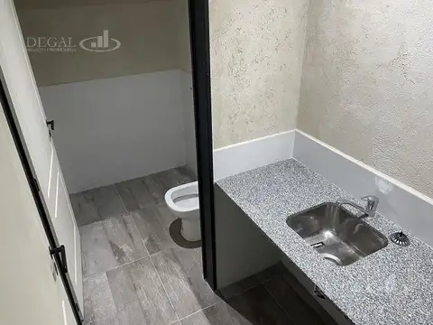 Galpon en Alquiler 17  mts Fondo